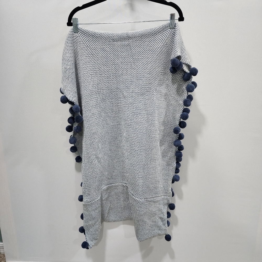 Brave +True one size NWT Snood Scarf, travel, circle shawl- Navy & White